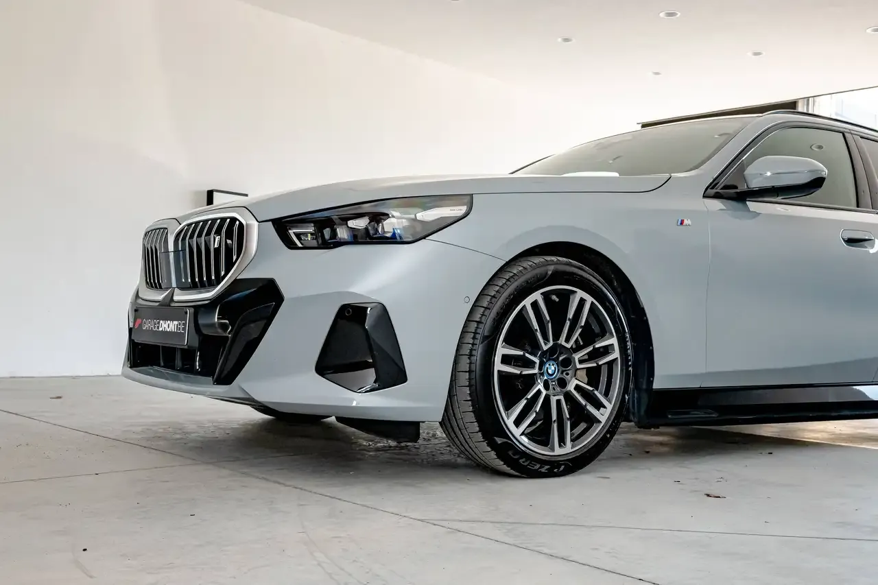 BMW i5 - 9