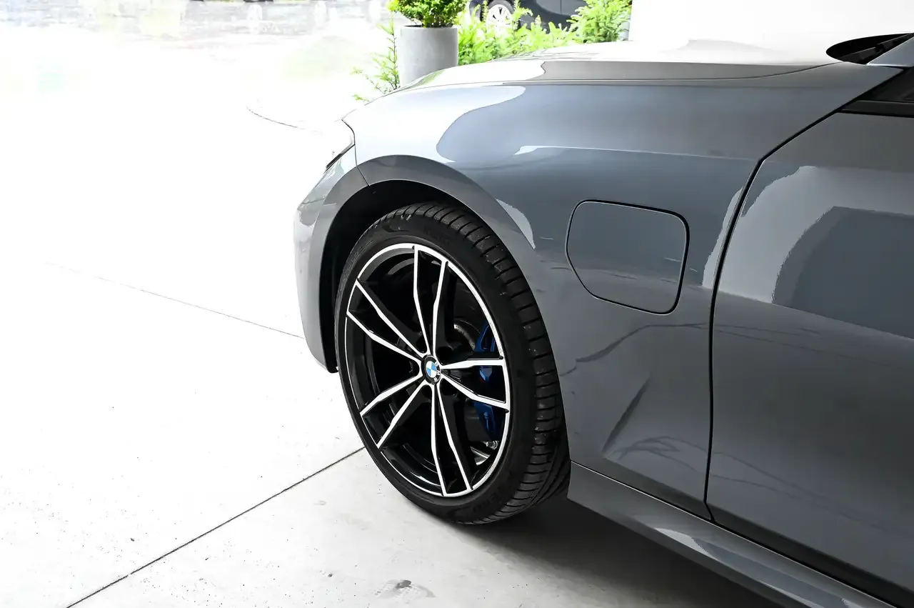 BMW 330 - 11