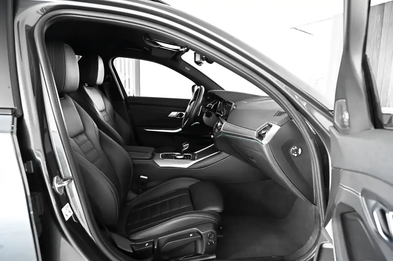 BMW 330 - 21