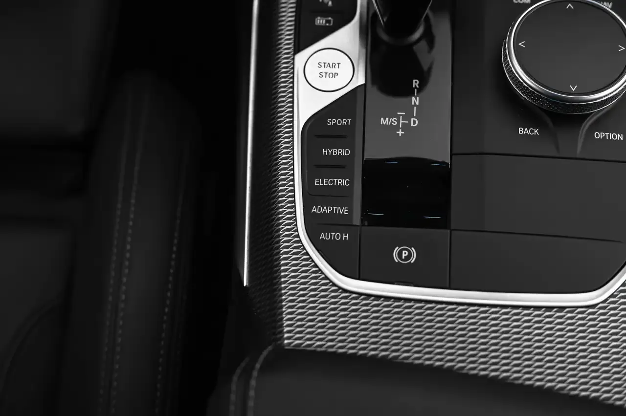BMW 330 - 24