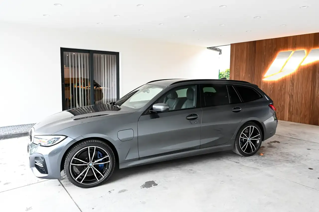 BMW 330 - 3