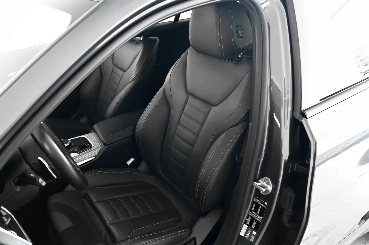 BMW 330 - 35