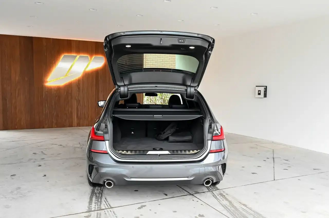 BMW 330 - 38