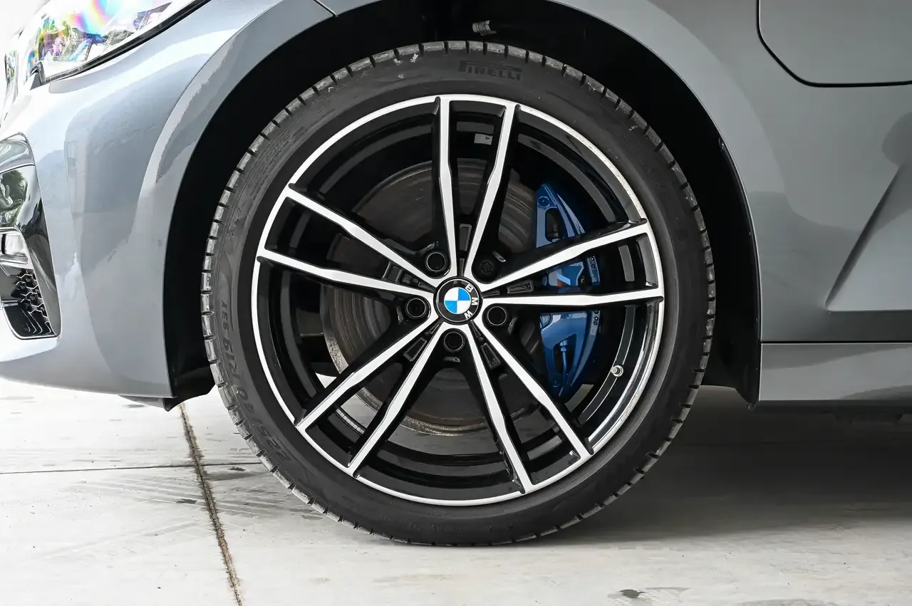 BMW 330 - 9