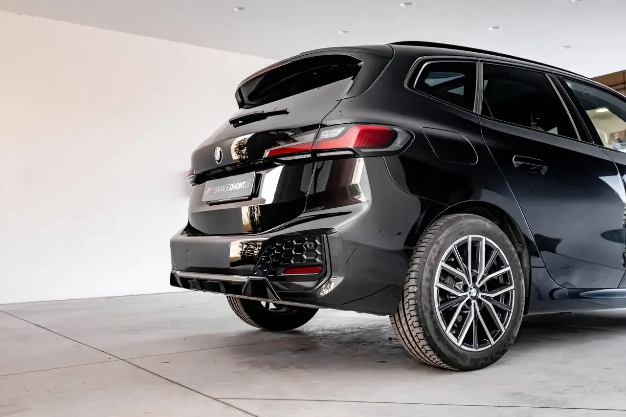 BMW 218 - 11