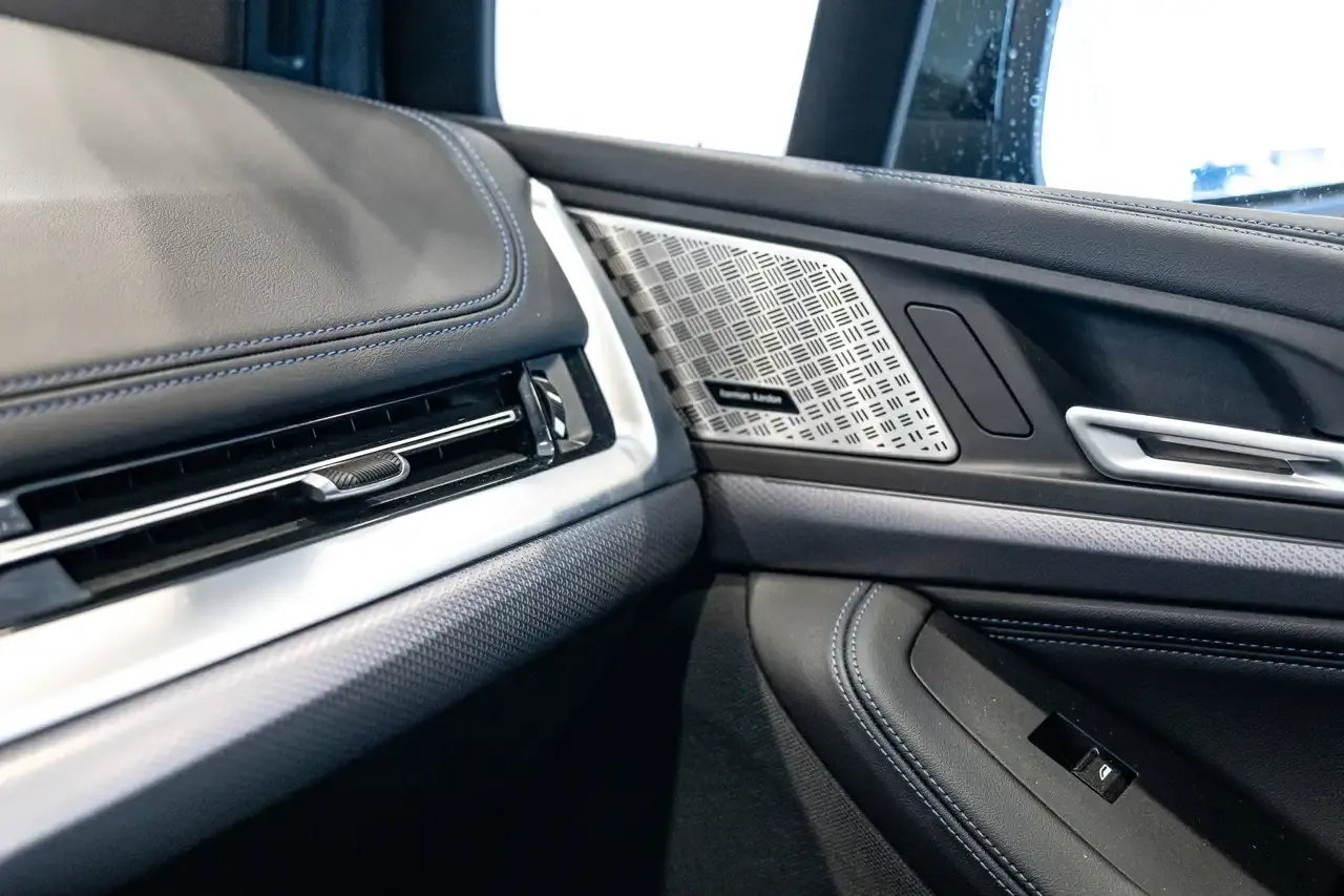 BMW 218 - 24