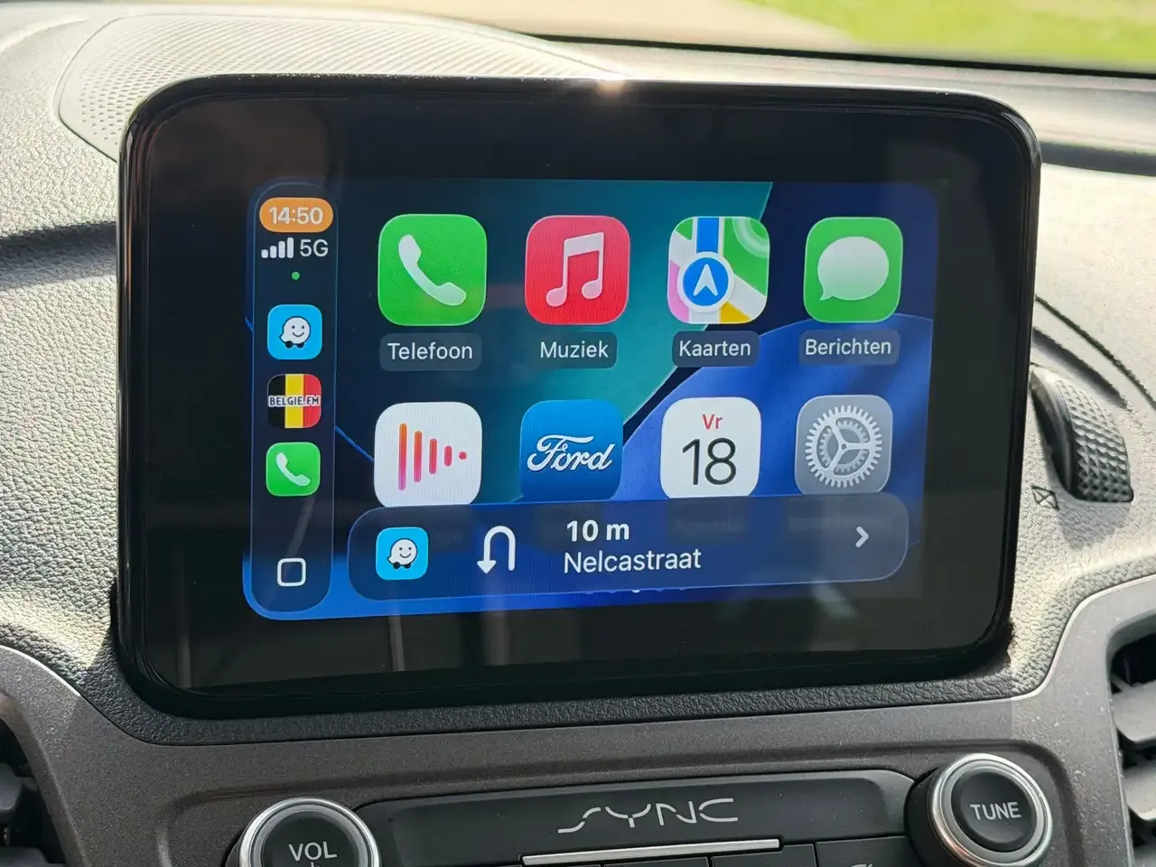 Ford Transit Connect - 12