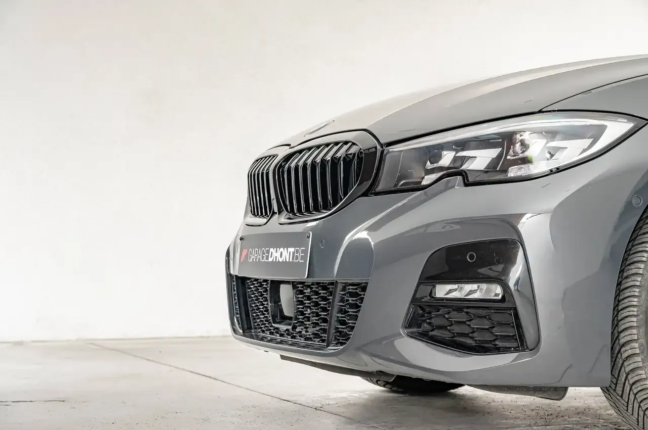 BMW 330 - 30