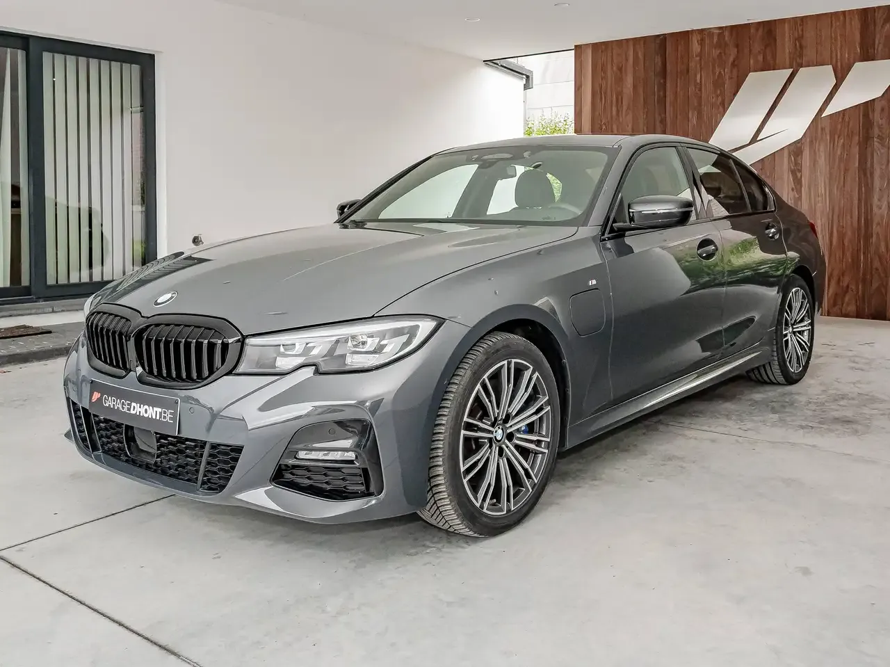 BMW 330 - 3