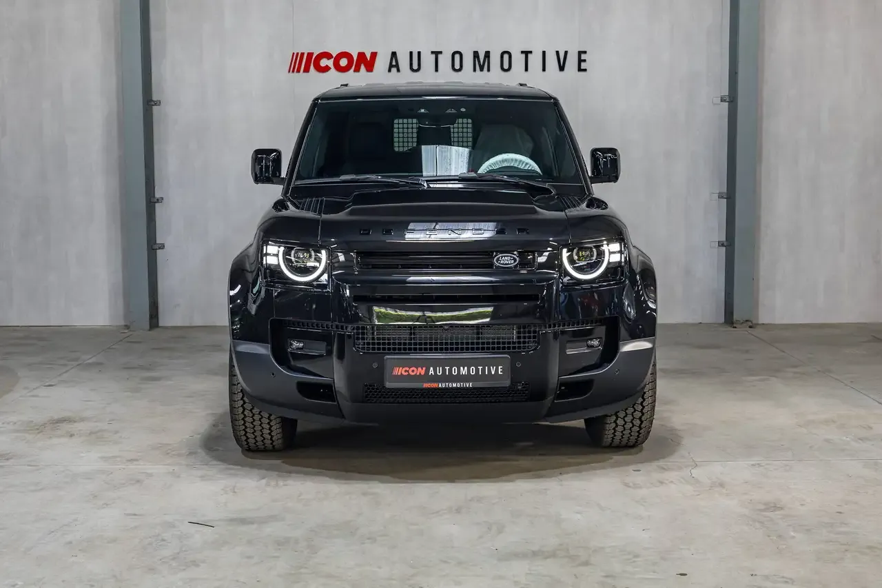 Land Rover Defender - 2