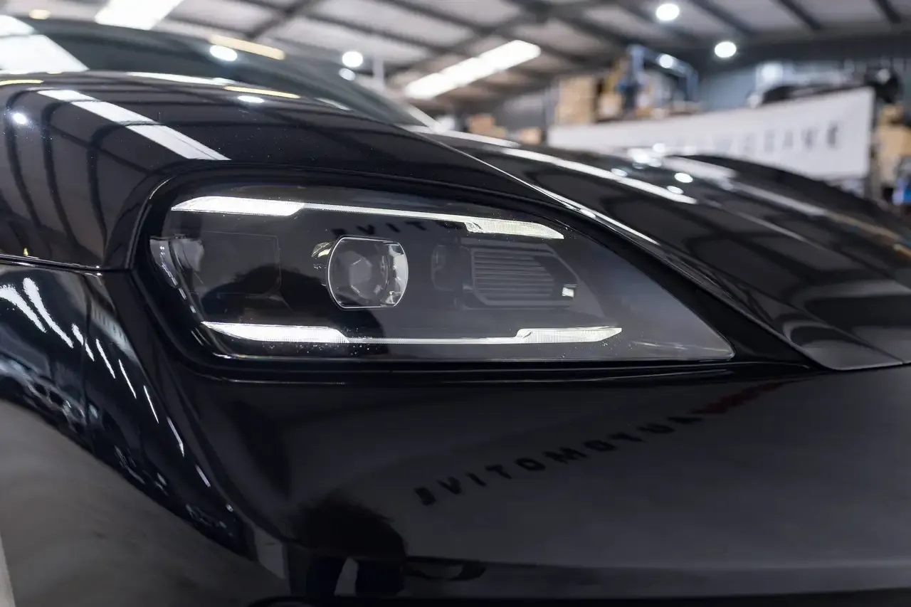 Porsche Taycan - 22