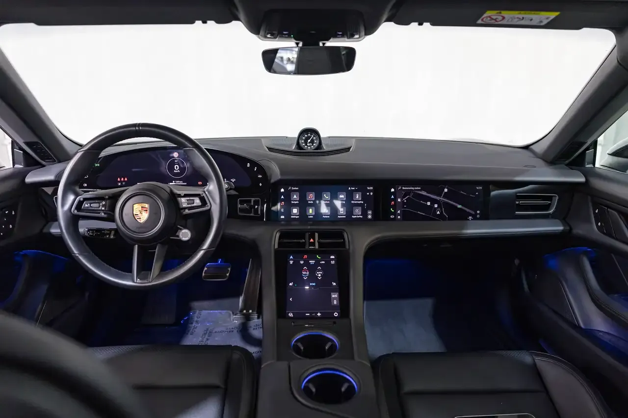 Porsche Taycan - 7