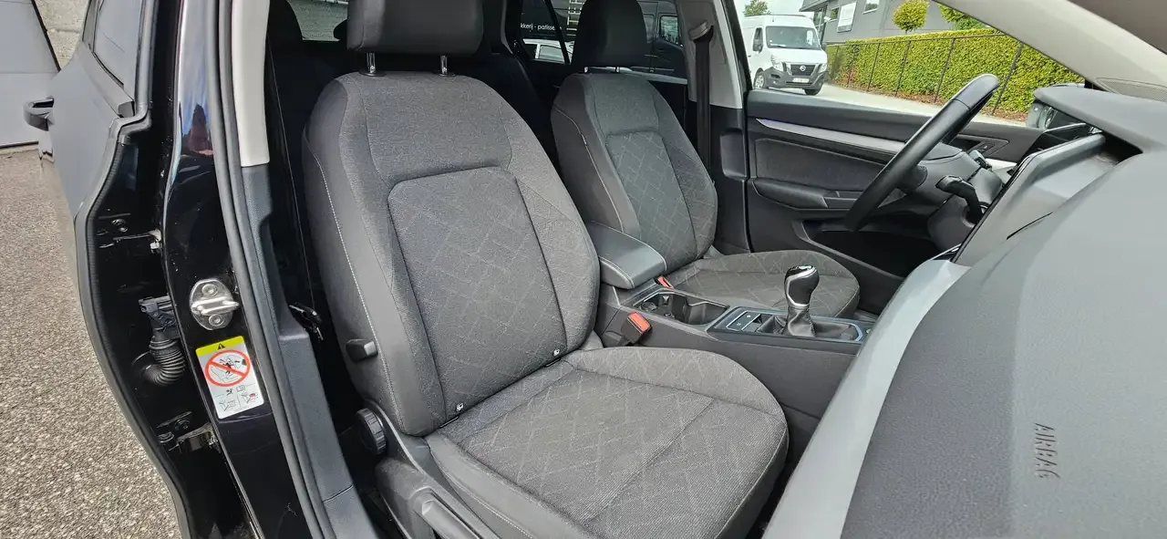 Volkswagen Golf - 17