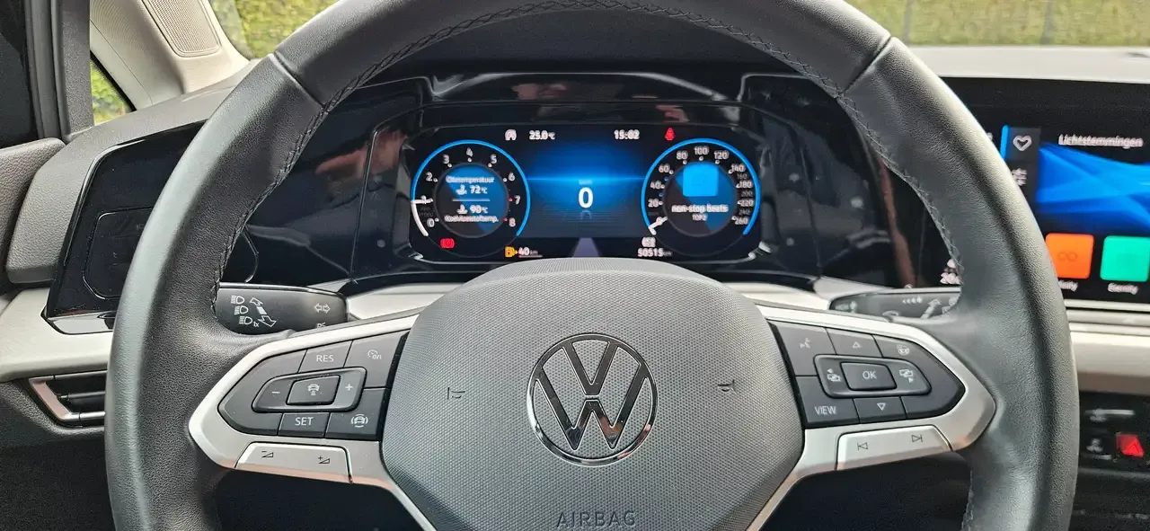 Volkswagen Golf - 23