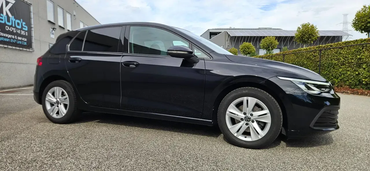 Volkswagen Golf - 8