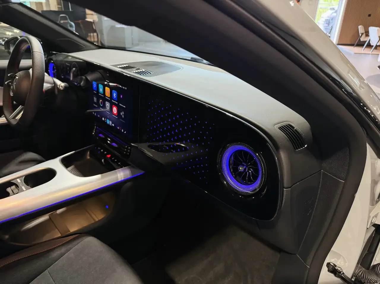 Mercedes-Benz CLA 250 - 25