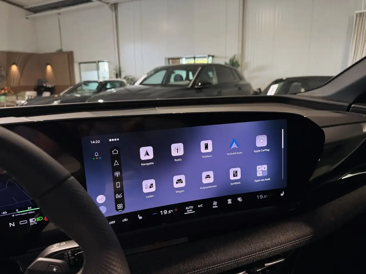 Audi Q6 e-tron - 11