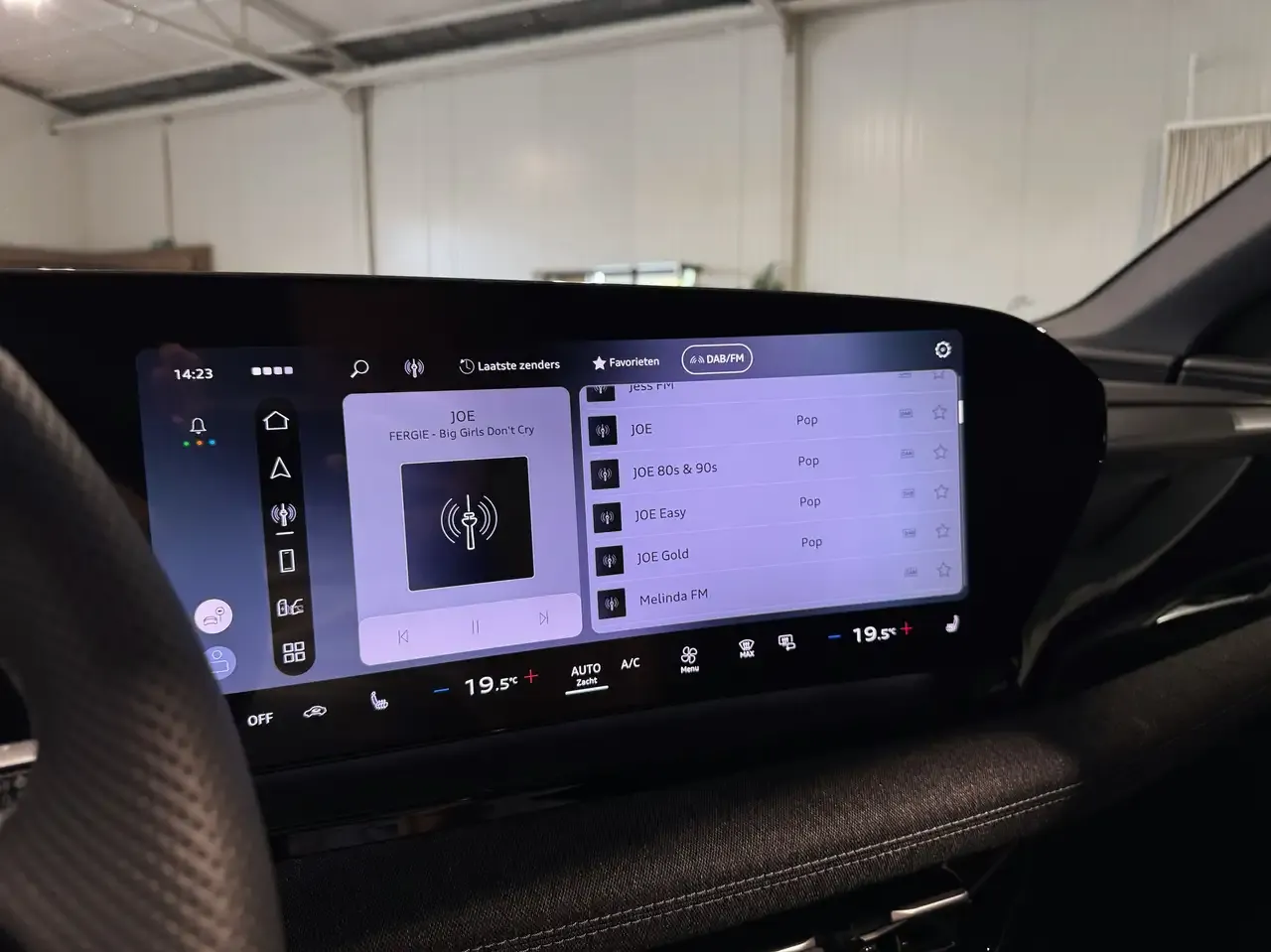 Audi Q6 e-tron - 24