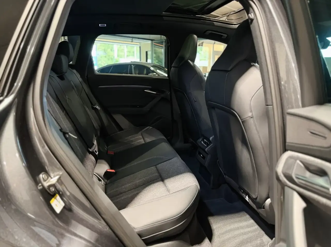 Audi Q6 e-tron - 33