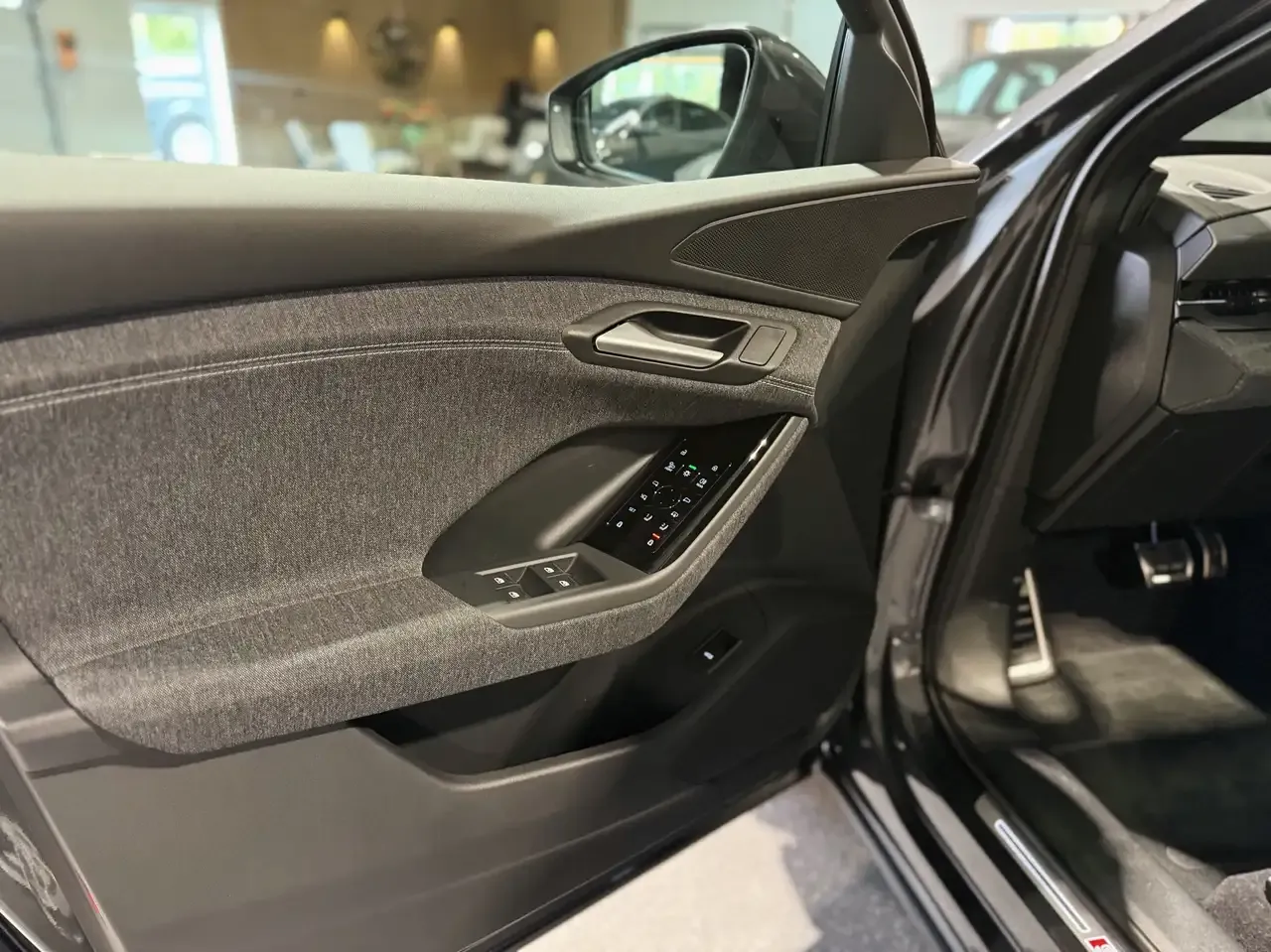 Audi Q6 e-tron - 39