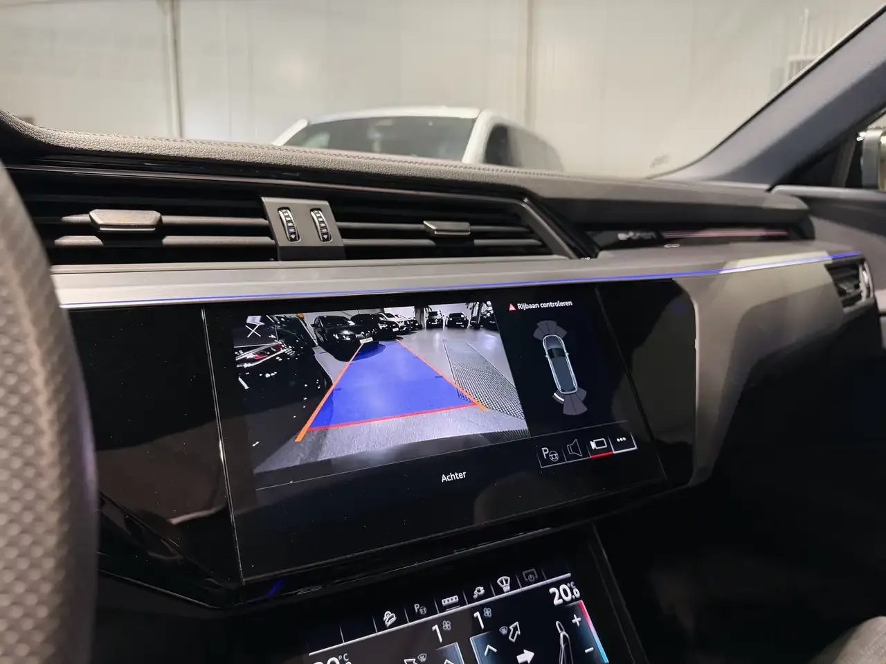 Audi e-tron - 31