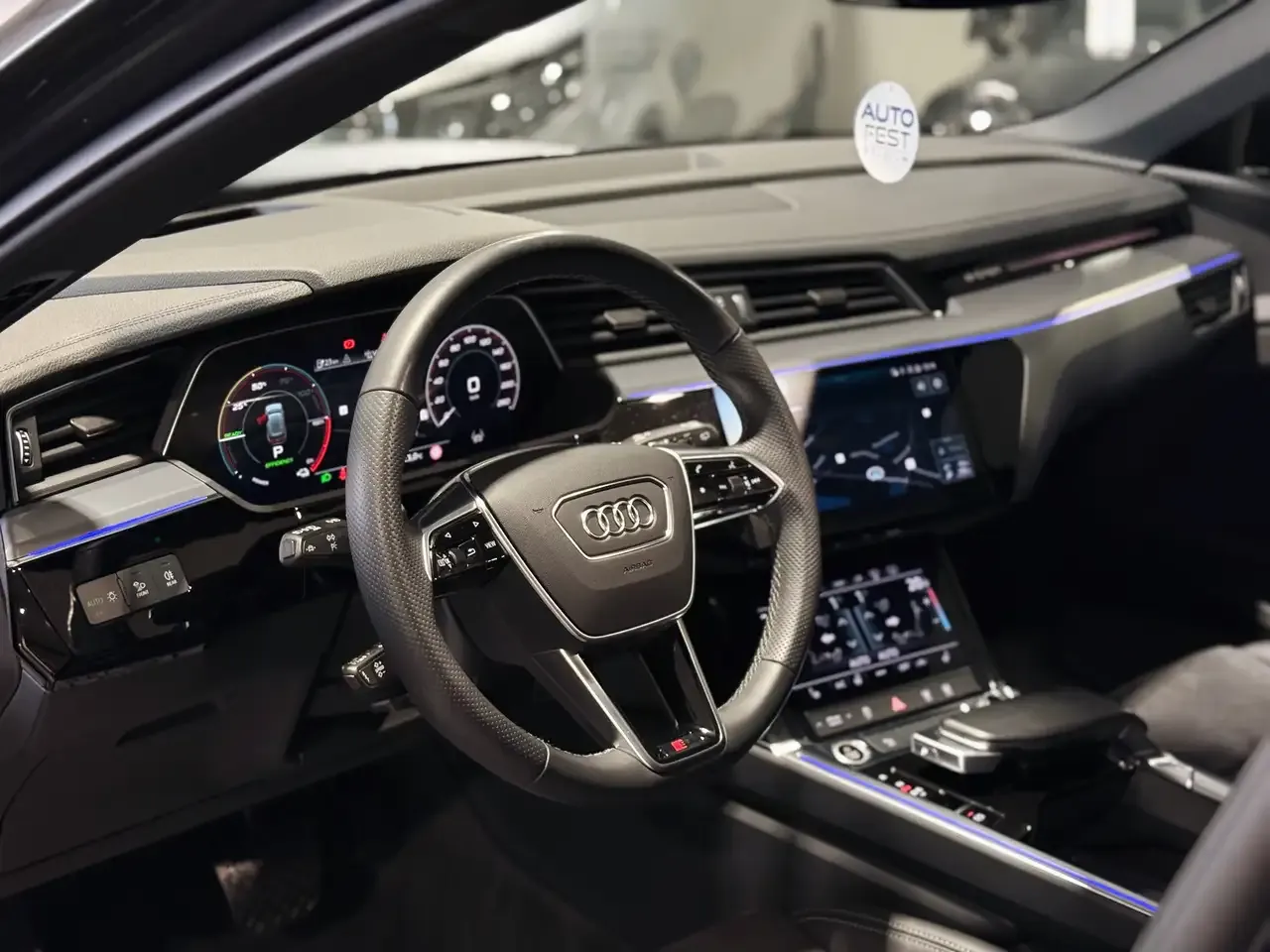 Audi e-tron - 32