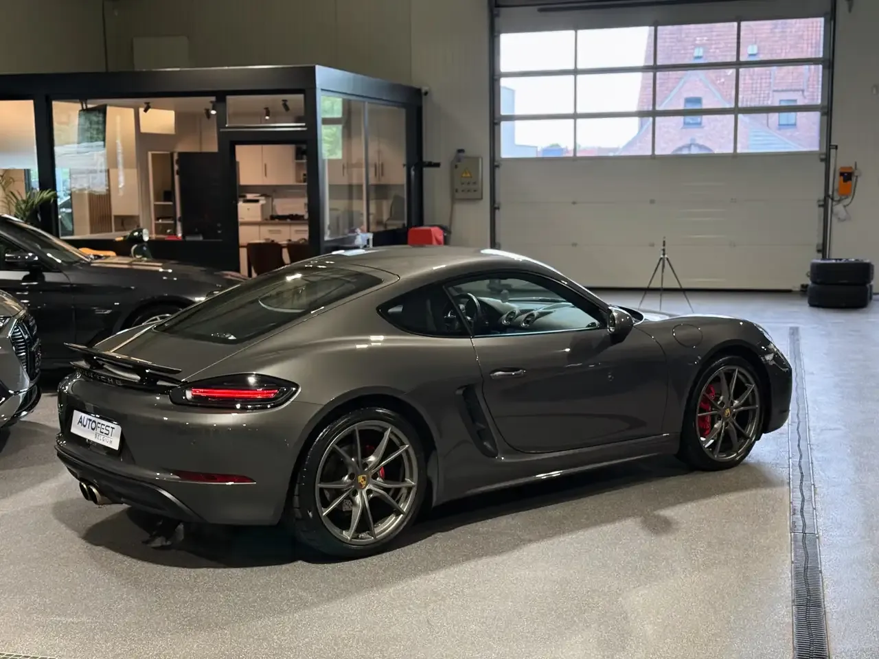 Porsche 718 - 18