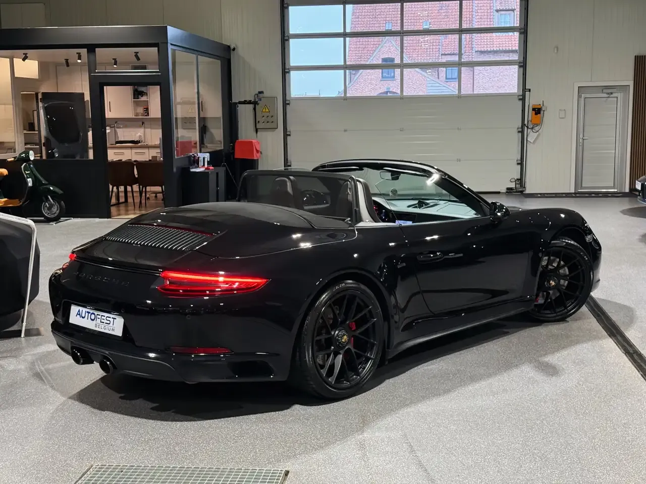 Porsche 911 - 16