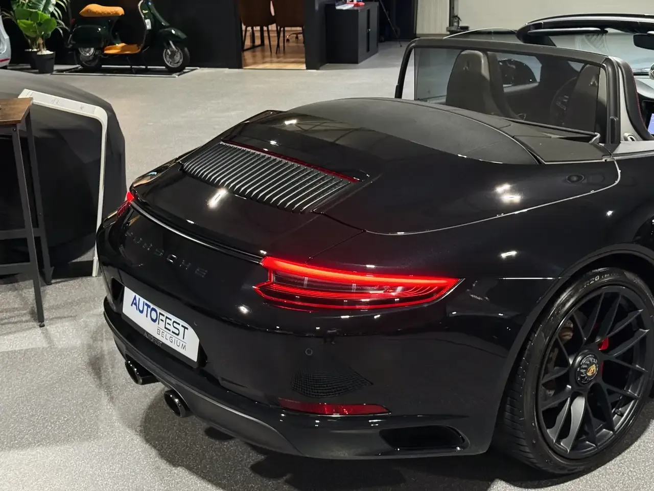 Porsche 911 - 18