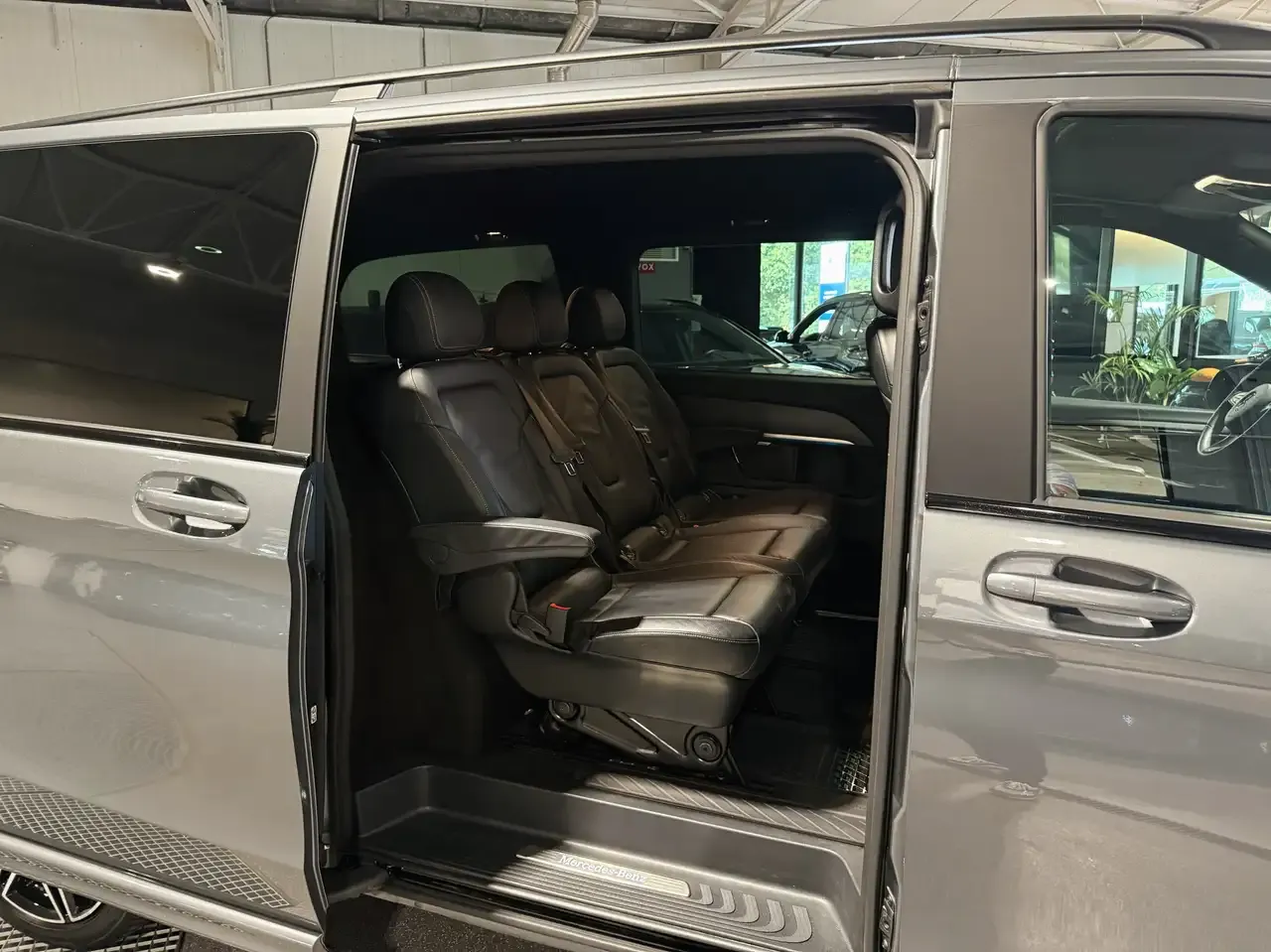 Mercedes-Benz V 300 - 8