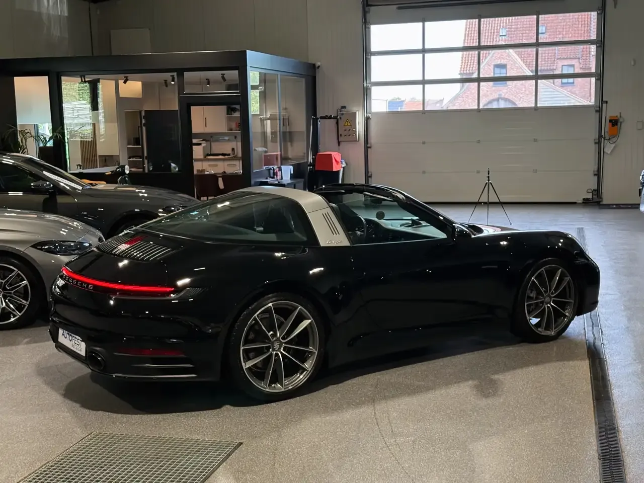 Porsche 992 - 12