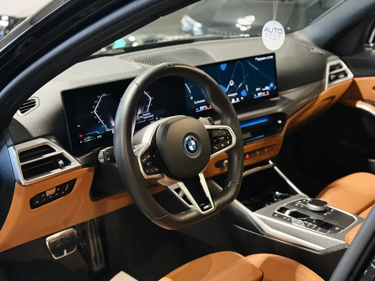 BMW 330 - 24