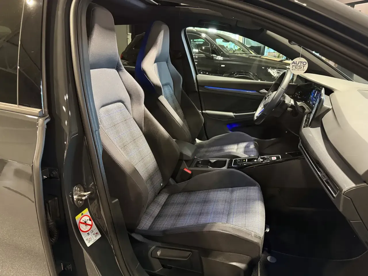 Volkswagen Golf GTE - 11