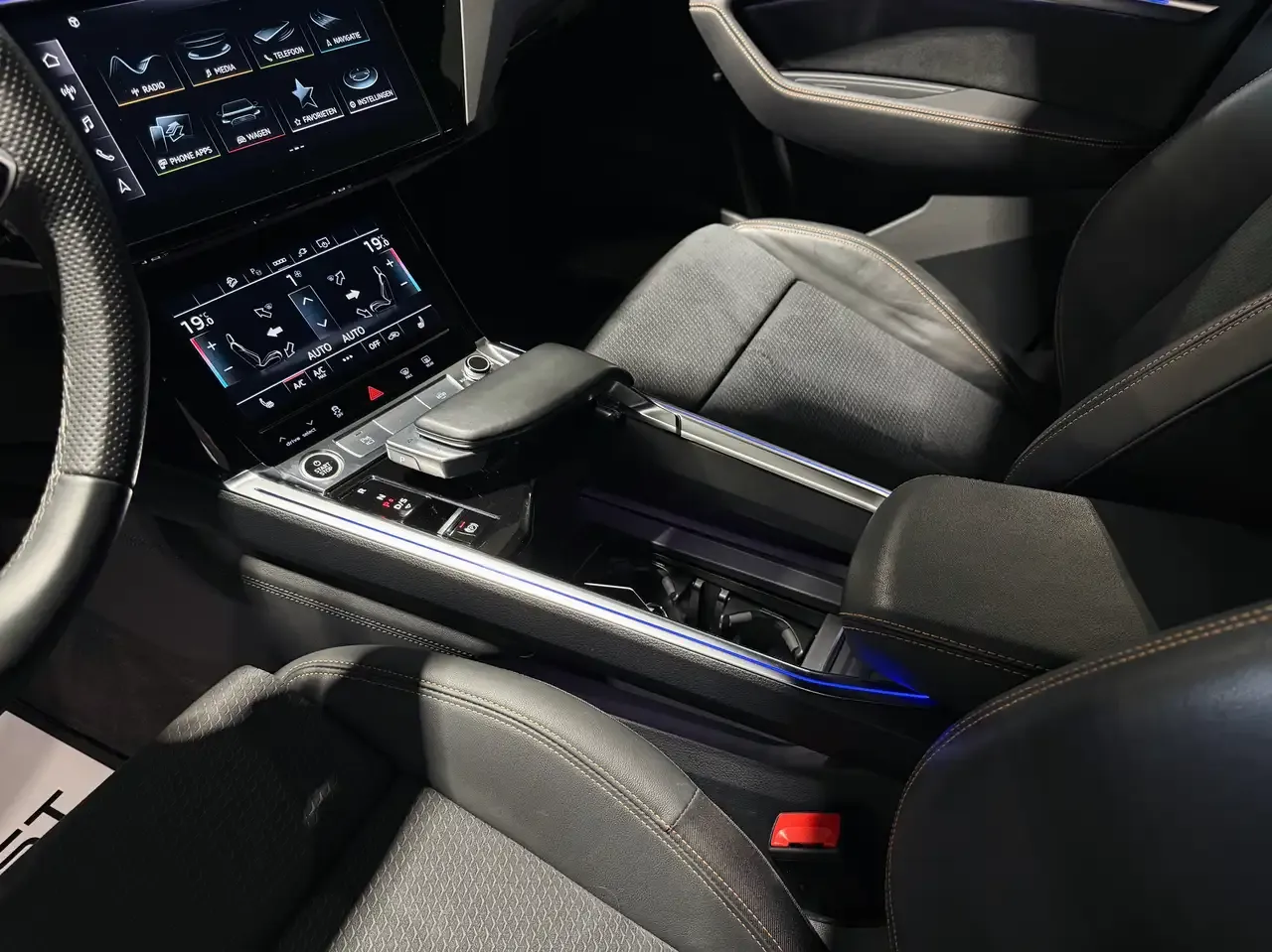 Audi e-tron - 34