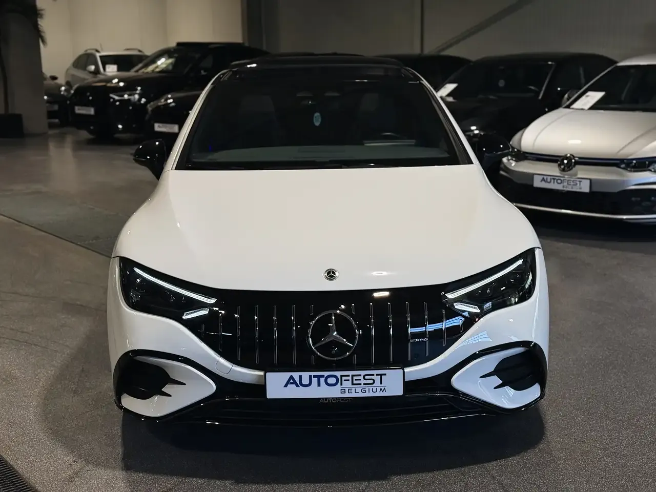Mercedes-Benz EQE 43 - 13