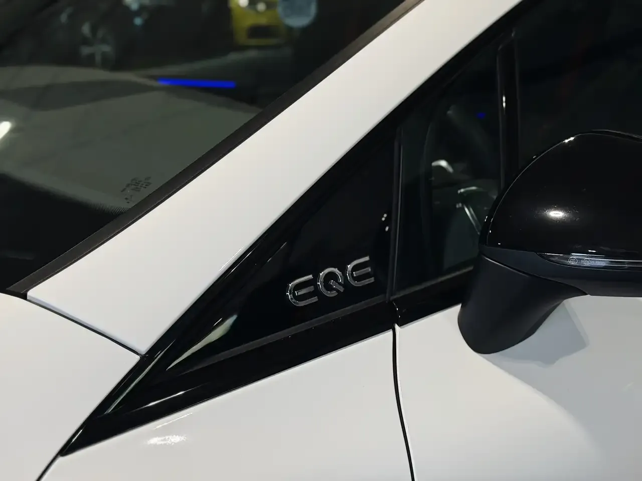 Mercedes-Benz EQE 43 - 36