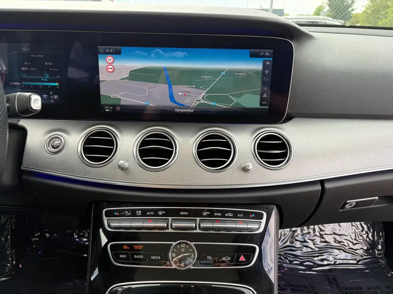 Mercedes-Benz E 220 - 13
