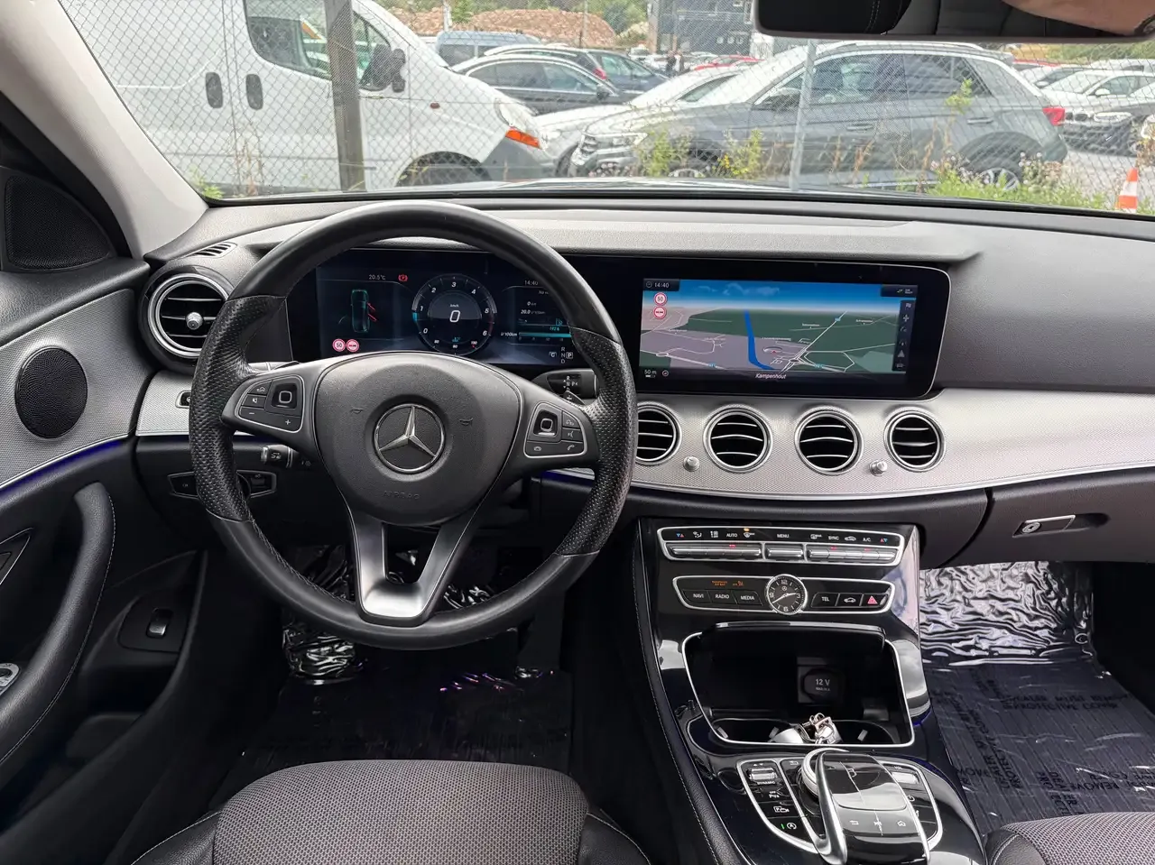 Mercedes-Benz E 220 - 10