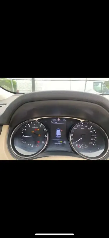 Nissan X-Trail - 25