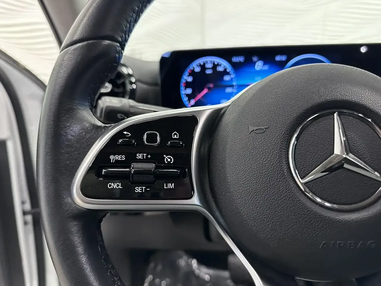 Mercedes-Benz A 180 - 21