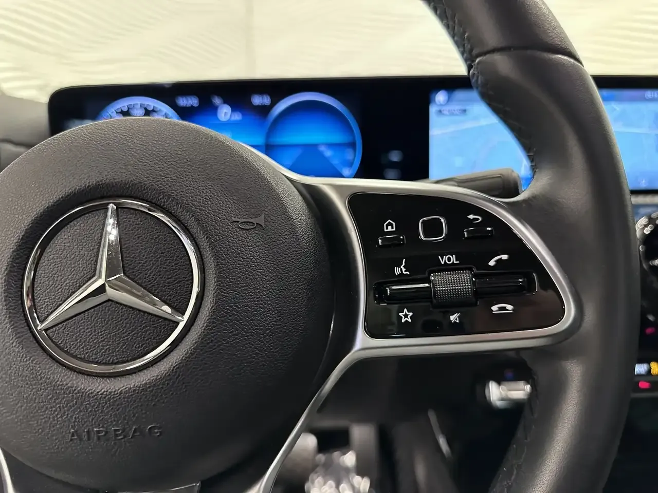 Mercedes-Benz A 180 - 23