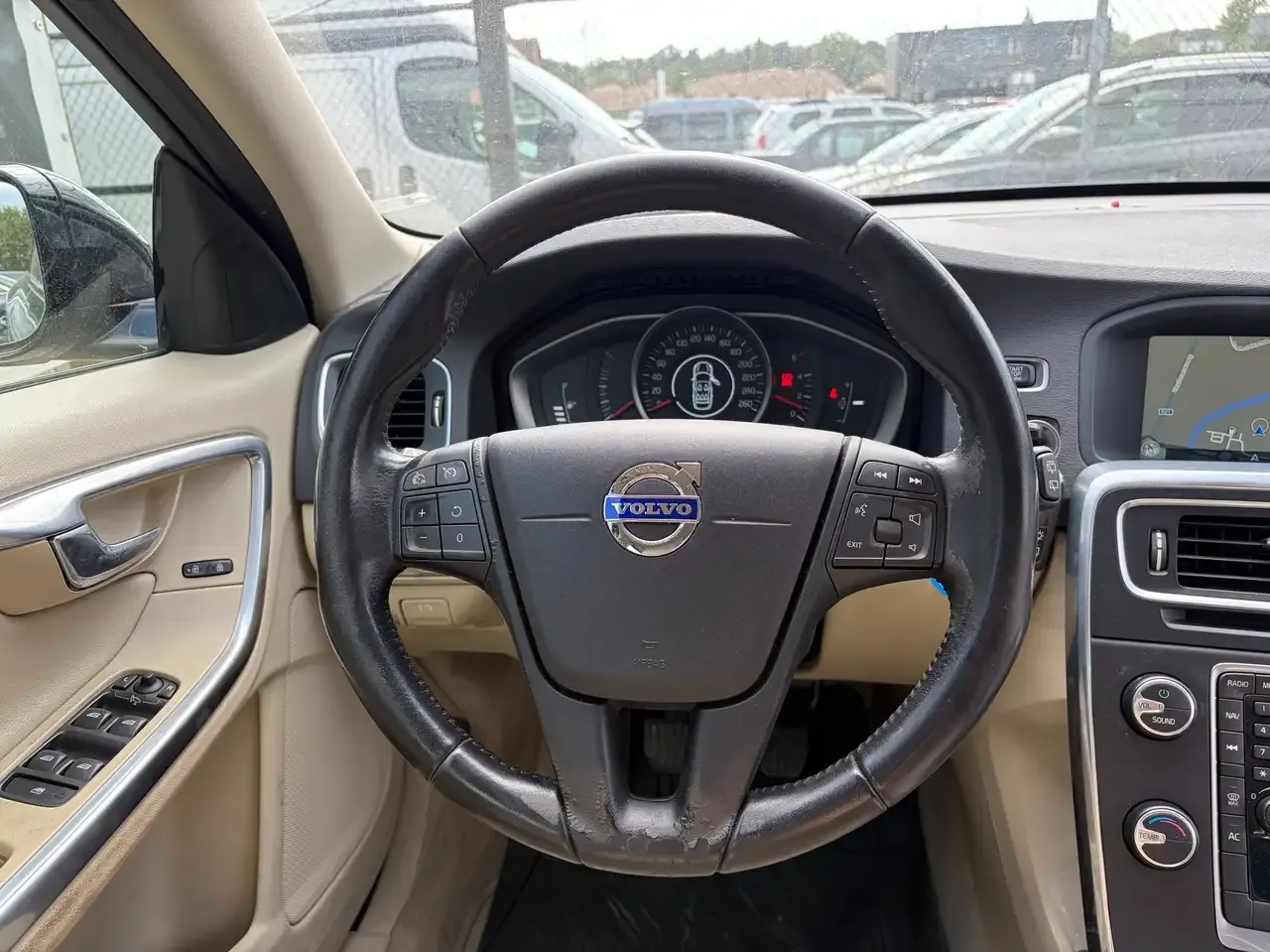 Volvo V60 Cross Country - 14