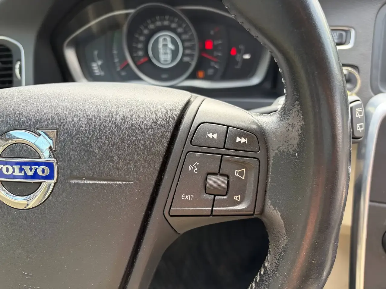 Volvo V60 Cross Country - 15