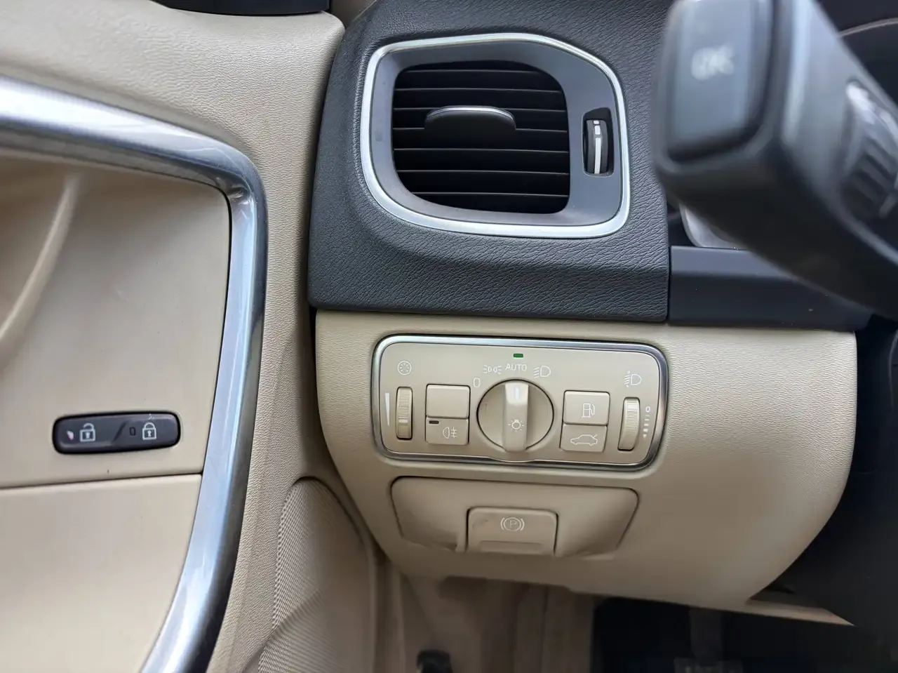 Volvo V60 Cross Country - 18