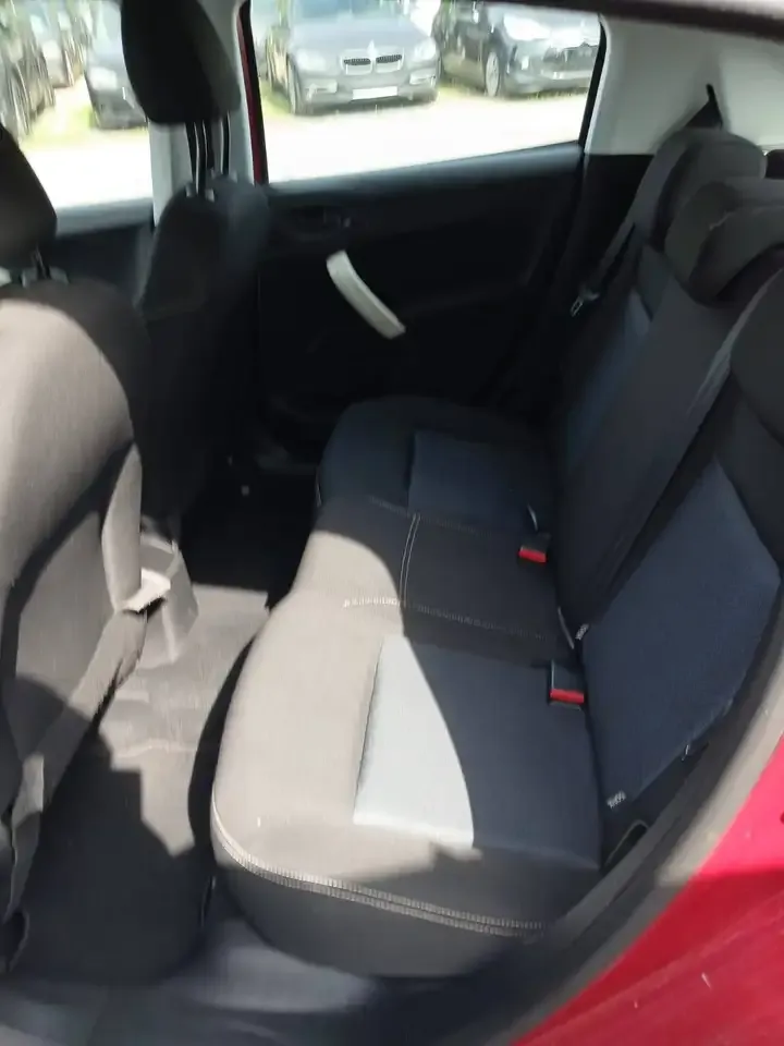 Peugeot 208 - 5