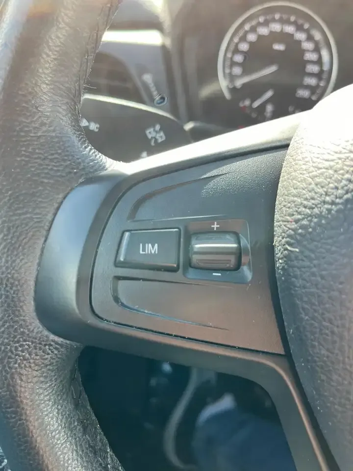 BMW 218 - 11