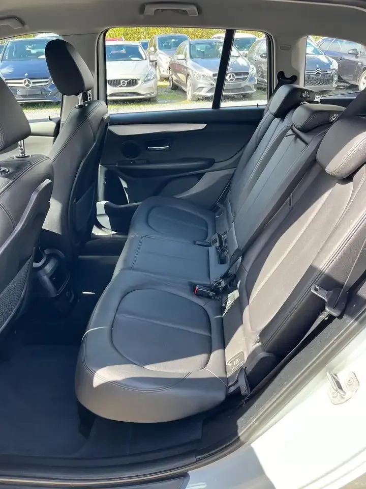 BMW 218 - 15