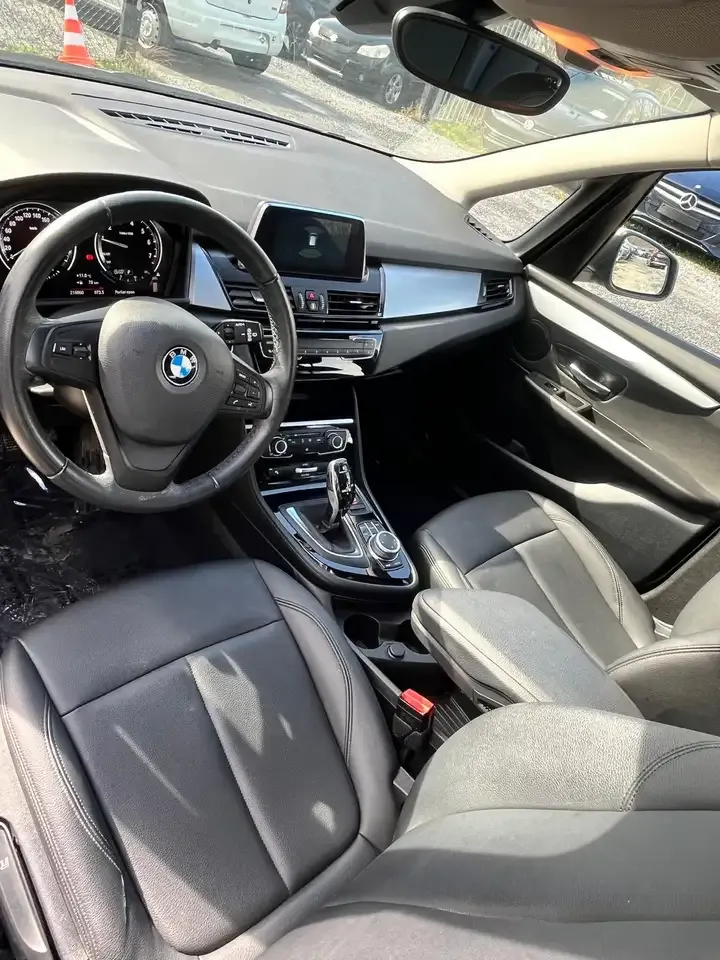 BMW 218 - 6