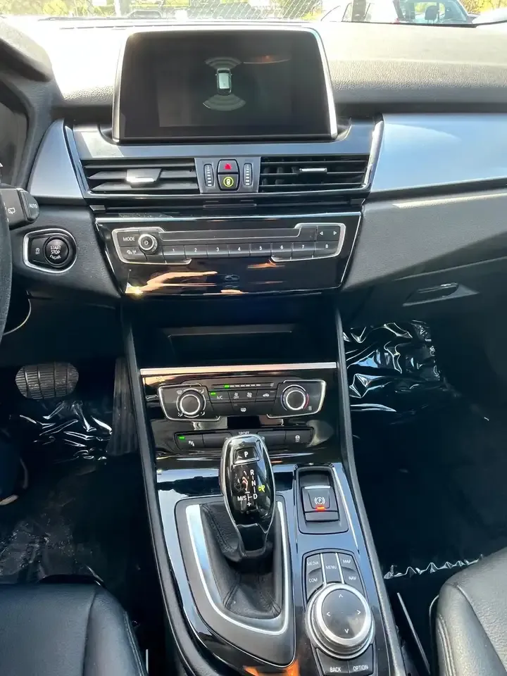 BMW 218 - 8