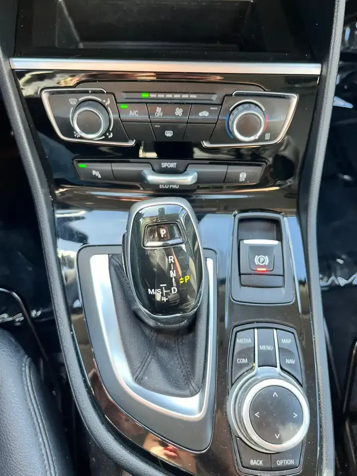 BMW 218 - 10